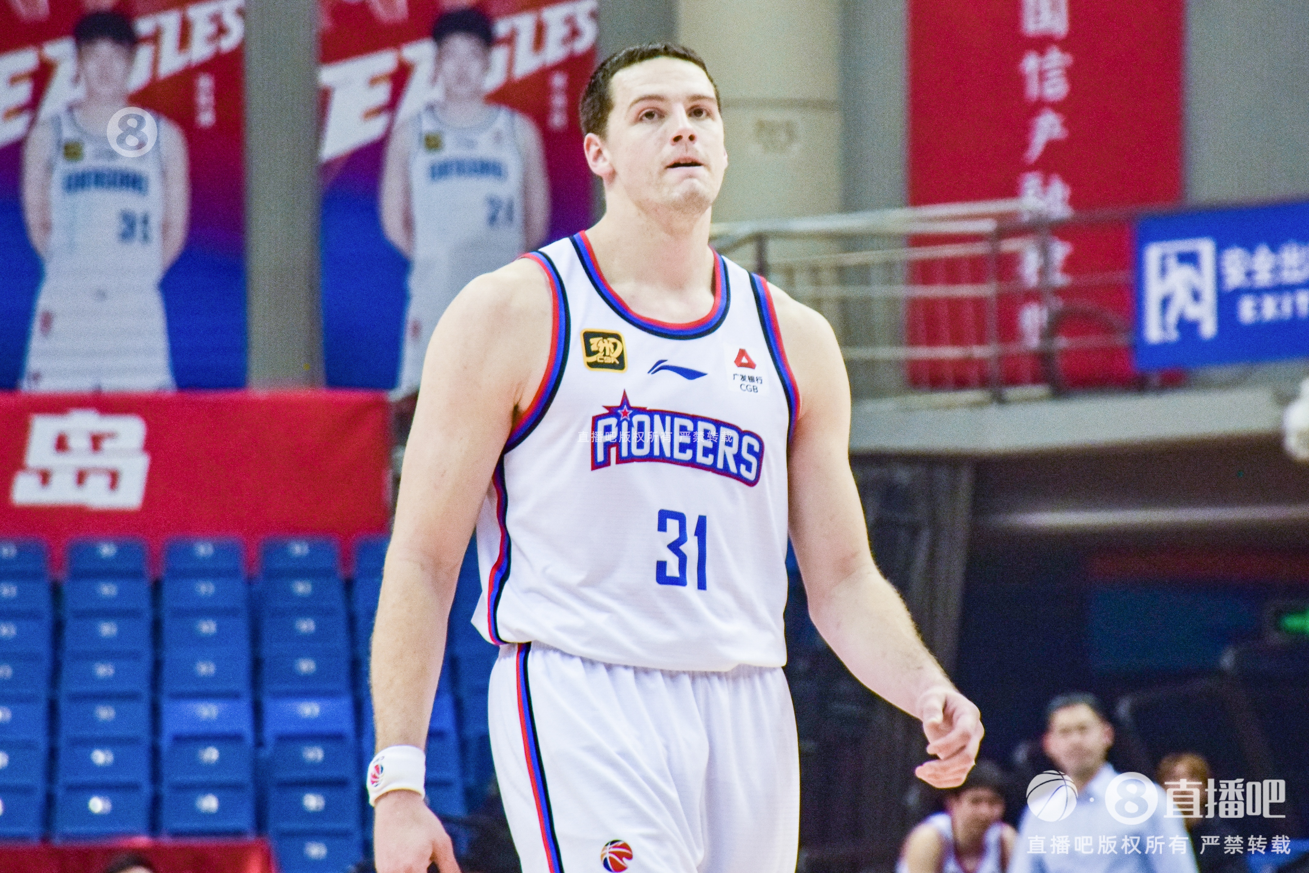 24-25CBA常规赛篮板榜：大卫-詹姆斯14.2板居首 杨瀚森本土篮板王