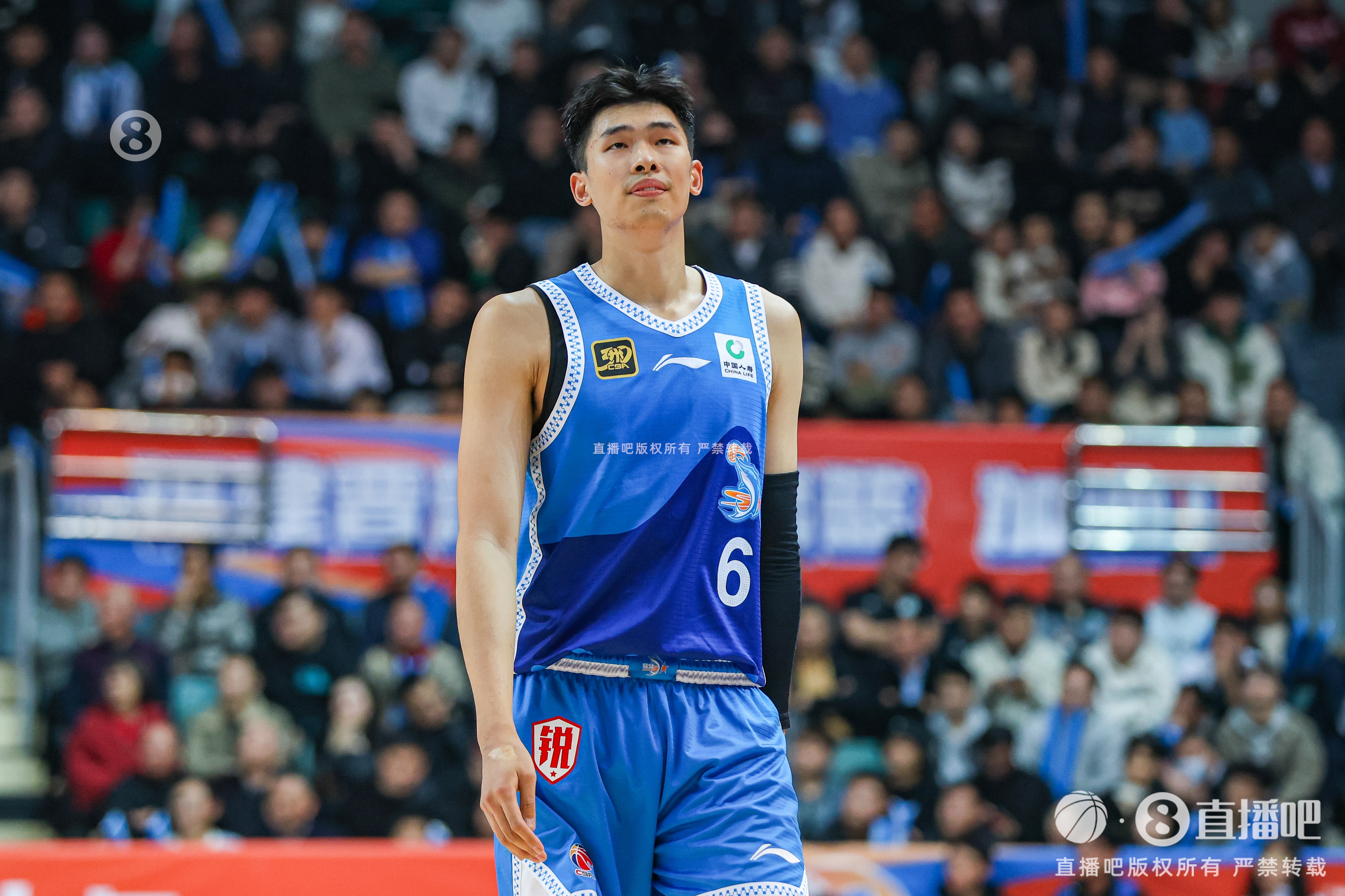 稍微有点铁！邹阳出场41分钟13中4&三分6中1拿到15分 正负值-11